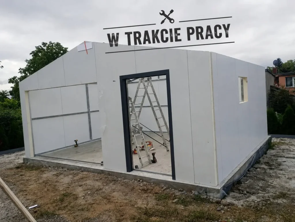 Garaż PIR 6 × 5,8 m biel i grafit